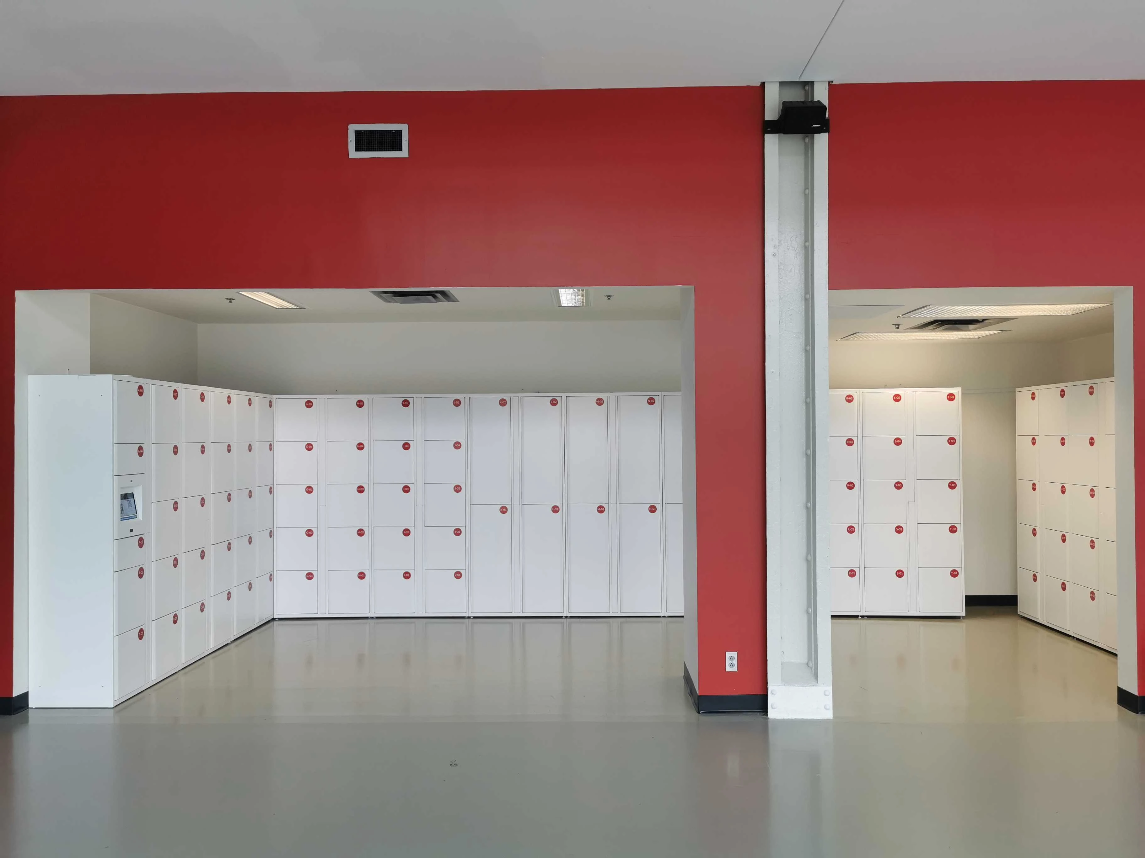 Smart lockers room at the Montreal Science Center